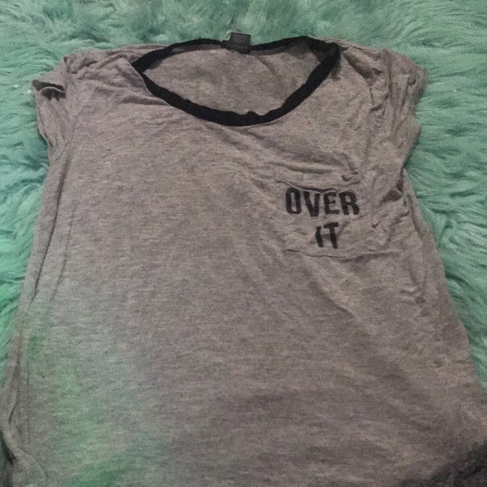 Grey tee shirt